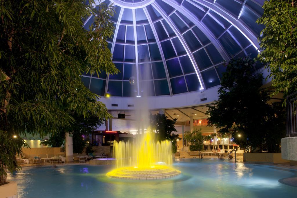 Vital Hotel Westfalen Therme Wellness Resort & Spa Bad Lippspringe Bagian luar foto
