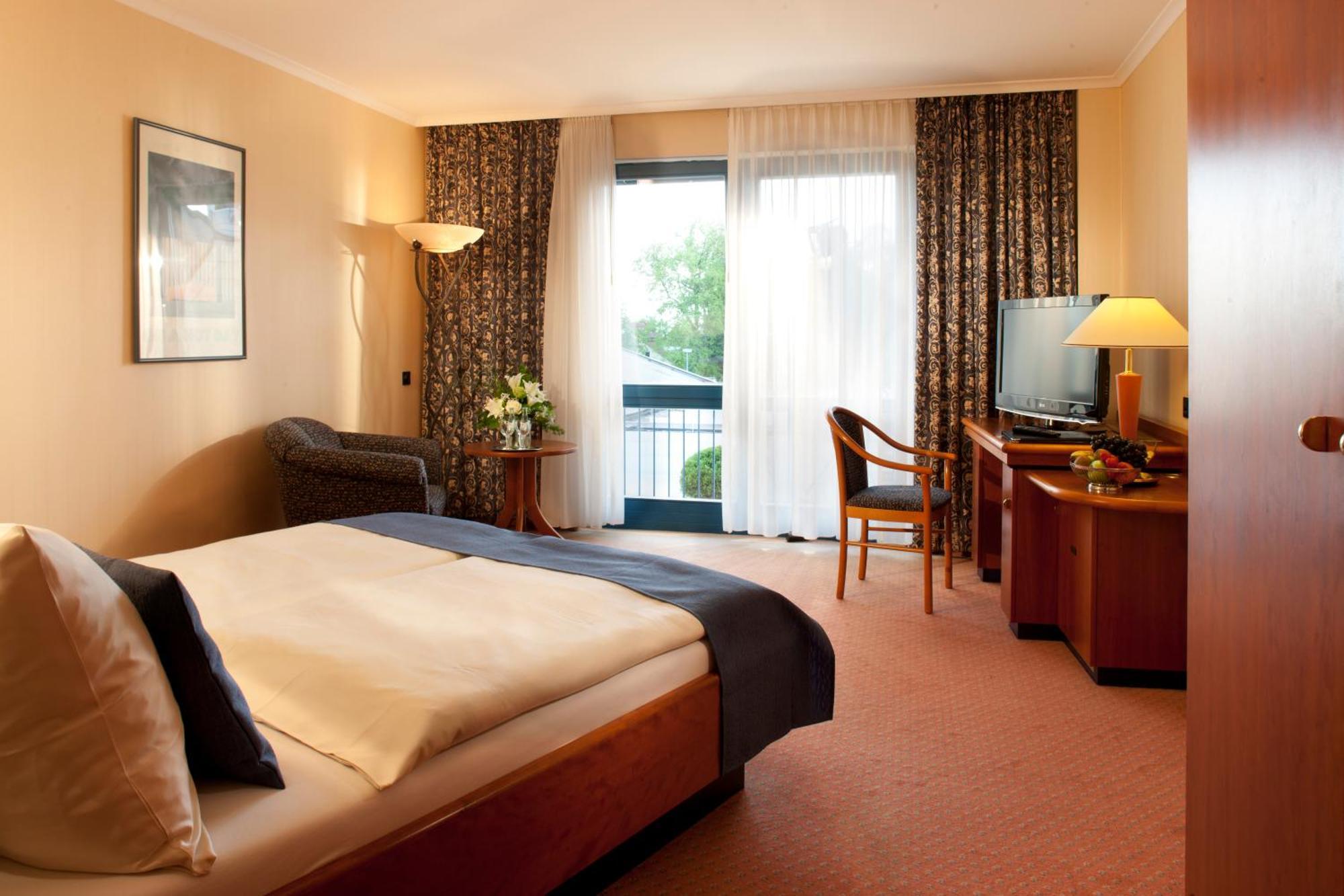 Vital Hotel Westfalen Therme Wellness Resort & Spa Bad Lippspringe Bagian luar foto