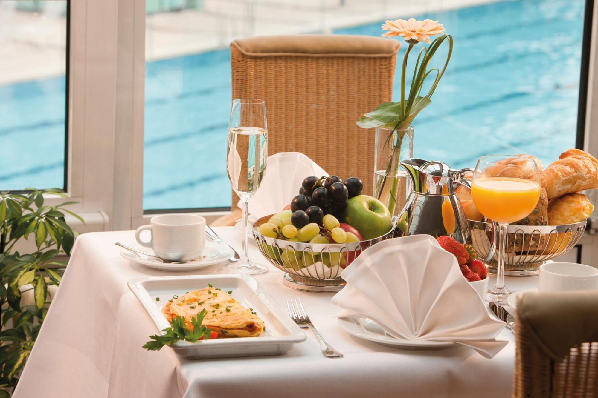 Vital Hotel Westfalen Therme Wellness Resort & Spa Bad Lippspringe Bagian luar foto