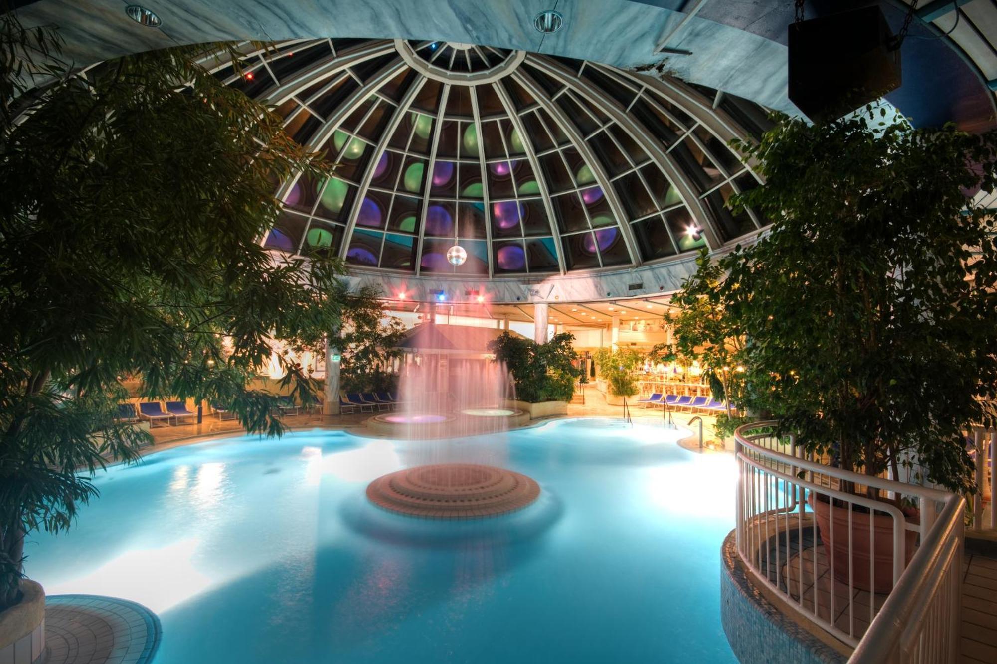 Vital Hotel Westfalen Therme Wellness Resort & Spa Bad Lippspringe Bagian luar foto