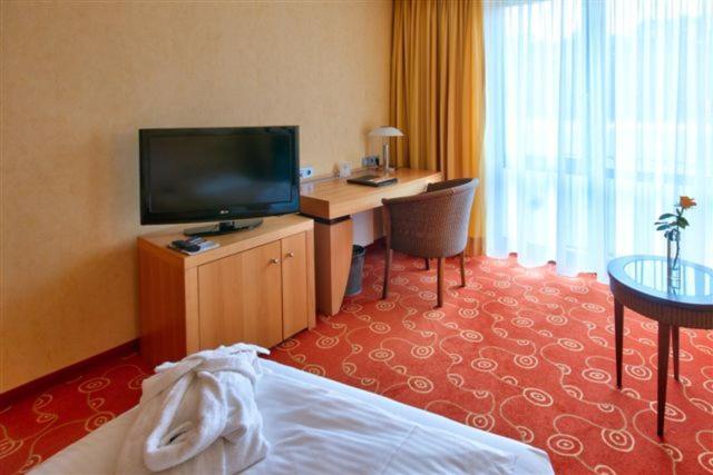 Vital Hotel Westfalen Therme Wellness Resort & Spa Bad Lippspringe Bagian luar foto
